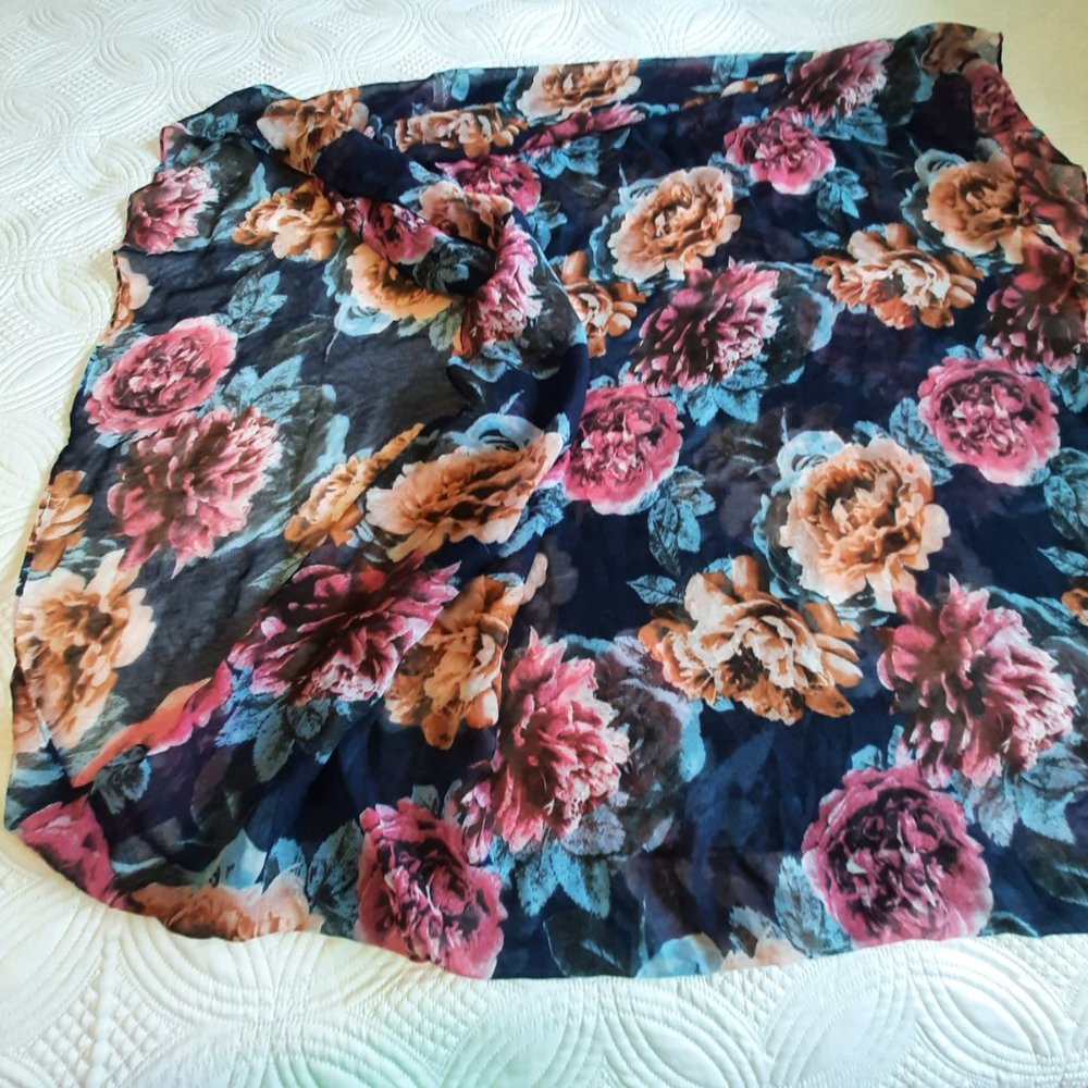 Floral Inifinity Scarf. Multi coloured. - Picture 10 of 14